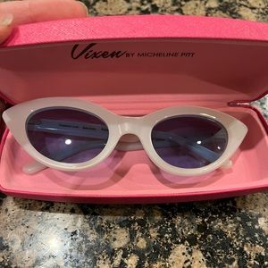 Barbie sunglasses vixen by micheline Pitt